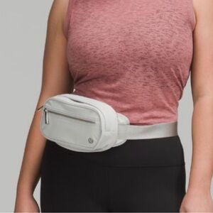 Lululemon Silver Wanderlust Belt Bag - NWOT
